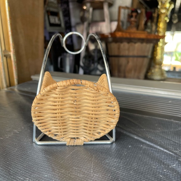 Fine Wicker Wine Bottle Pourer/Holder - Picture 6 of 6